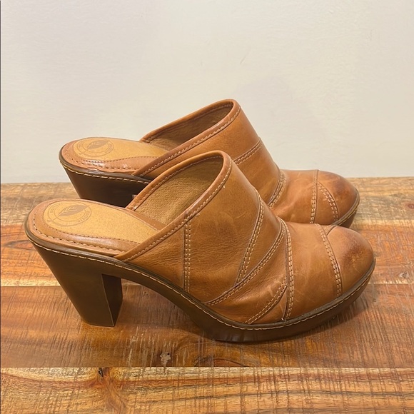 Nurture Shoes - NURTURE ALESSIA women's BROWN LEATHER fashion MULES Clogs HEELS SZ 10
